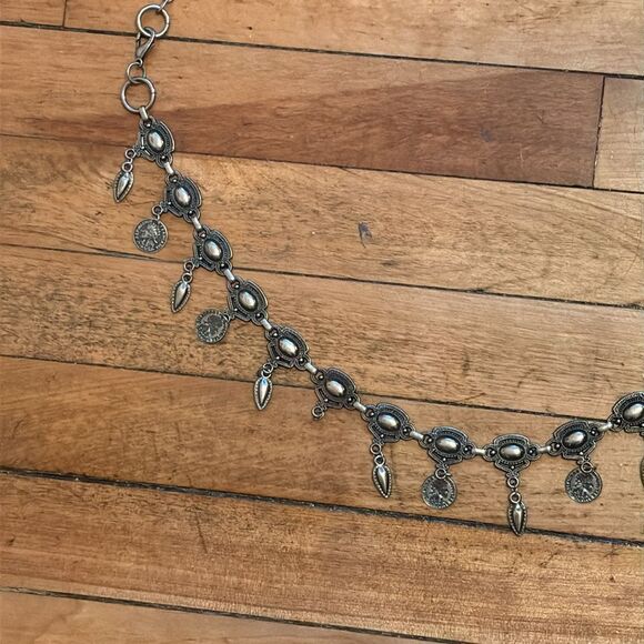 Vintage silver tone linked belt with dangle charms 41” - Picture 3 of 5